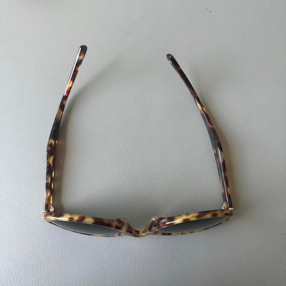 Brown Tortoise Shell Wayfarer Club Polaroid Sunglasses - Picture 6 of 8